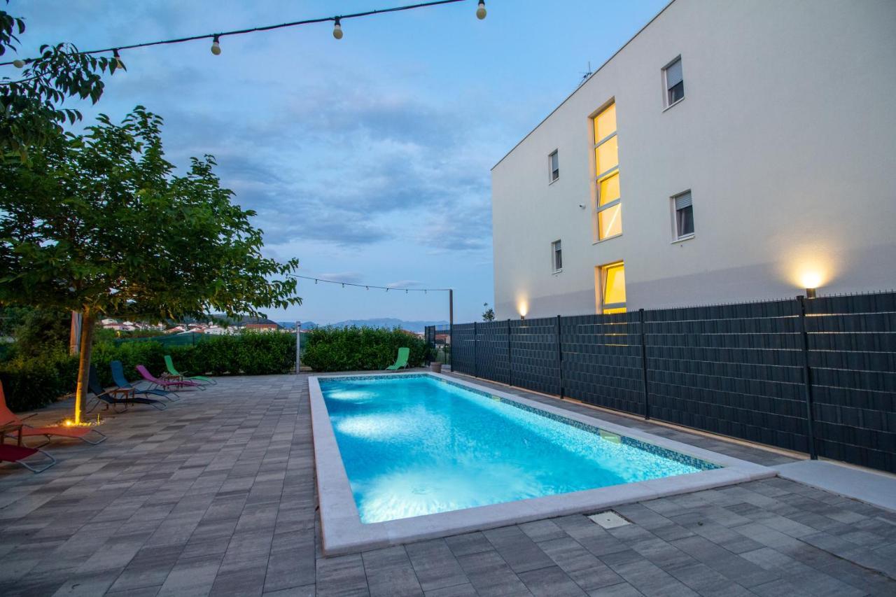 Bulli Croatia Hotel Seget Donji ภายนอก รูปภาพ